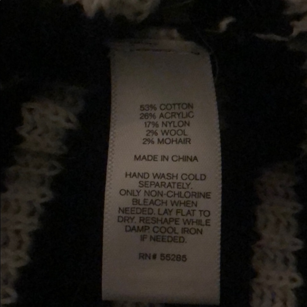 Express sweater - Picture 3 of 3